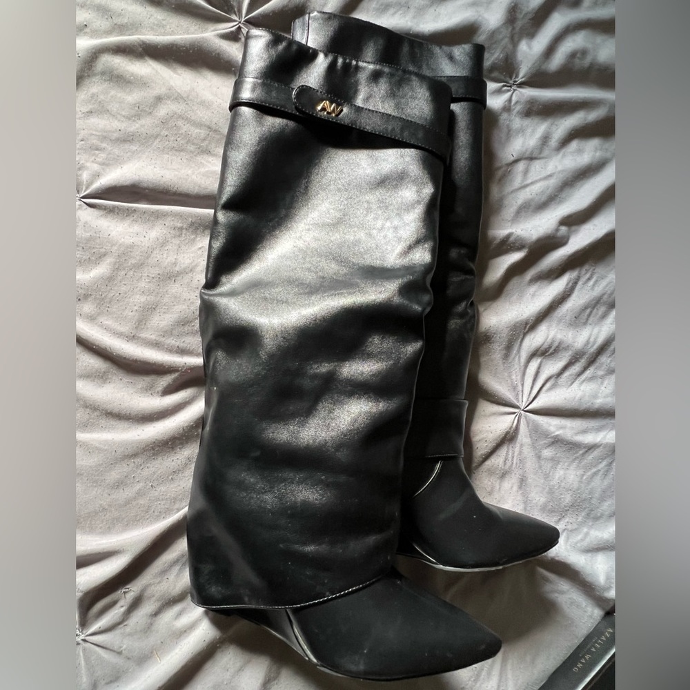 Akira Azalea Wang knee high wedged black boots